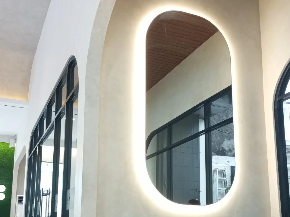 Beleuchteter Spiegel